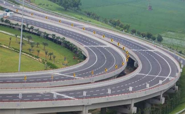 यमुना एक्सप्रेसवे प्रोजेक्ट बेचना चाहता है JP समूह, सुप्रीम कोर्ट में दी अर्जी