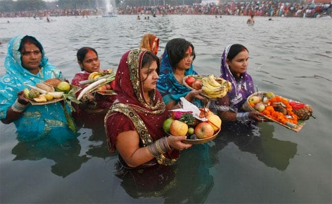 छठ को लेकर तकरार जारी, घाट बनाने पर असमंजस