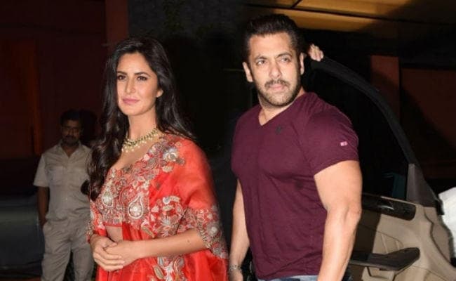 PHOTOS: सलमान की पार्टी में इस अंदाज में दिखीं कैटरीना कैफ, ये सितारे थी दिखे...