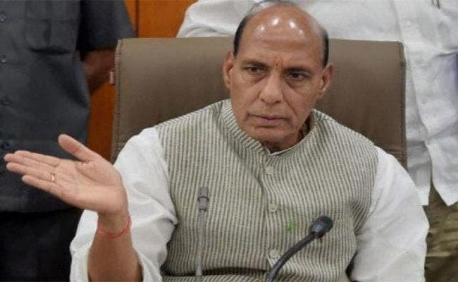 बारदोली में बोले राजनाथ, दुनिया की कोई भी ताकत सरकार को कश्मीर समस्या का समाधान से नहीं रोक सकती