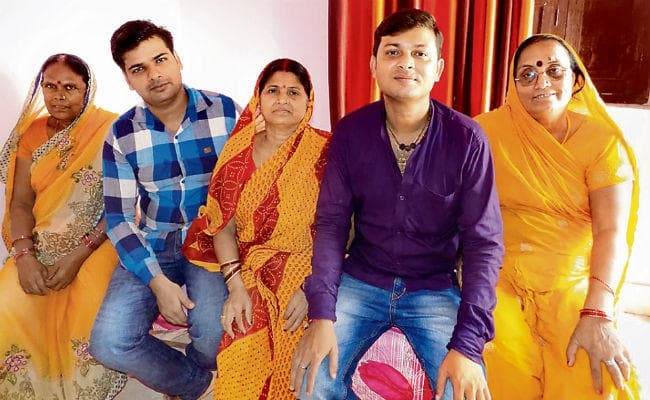 मुख्यमंत्री नीतीश कुमार व ‘प्रभात खबर’ के संदेश का असर: आरा में परिवारवालों ने लौटायी दहेज की राशि