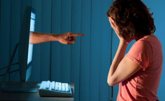 10 में से 8 भारतीय ऑनलाइन हैरेसमेंट के शिकार