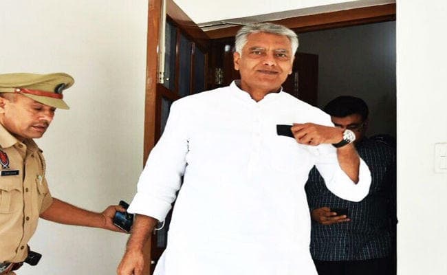 राहुल गांधी या कैप्टन अमरिंदर सिंह - किसकी जीत है गुरदासपुर ?