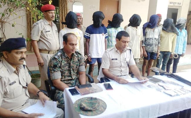 गुमला में सात डकैत गिरफ्तार, पीएम आवास के पैसे व बेटी की शादी के लिए रखे जेवरात ले उड़े थे