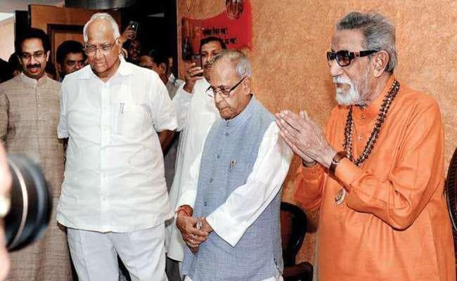 प्रणब मुखर्जी ने अपनी किताब में किया खुलासा-बाल ठाकरे से मिलने पर मुझसे नाराज थीं सोनिया गांधी