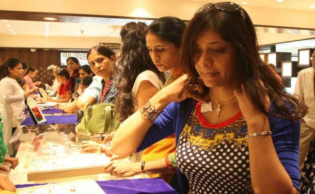 पांच दिवसीय दीपावली महोत्सव आज से शुरू, धनतेरस में इस मुहूर्त में करें खरीदारी, होगा लाभ