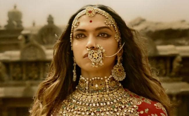 ”पद्मावती” को लेकर दीपिका पादुकोण ने शेयर किया अपना अनुभव, जानें क्या कहा ? ”पद्मावती” को लेकर दीपिका पादुकोण ने शेयर किया अपना अनुभव, जानें क्या कहा ?