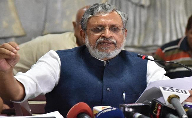 लालू परिवार के खिलाफ सुशील मोदी का नया खुलासा, मीसा को दान में मिली करोड़ों की जमीन