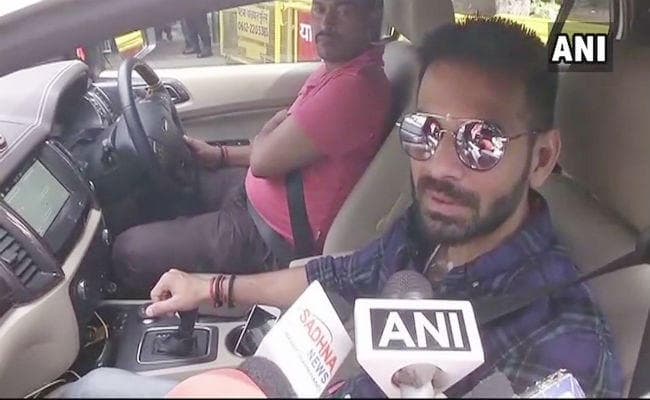 लालू के बड़े बेटे तेजप्रताप ने कहा- पटाखा नहीं, बैलून फुलाइए और फोड़िए