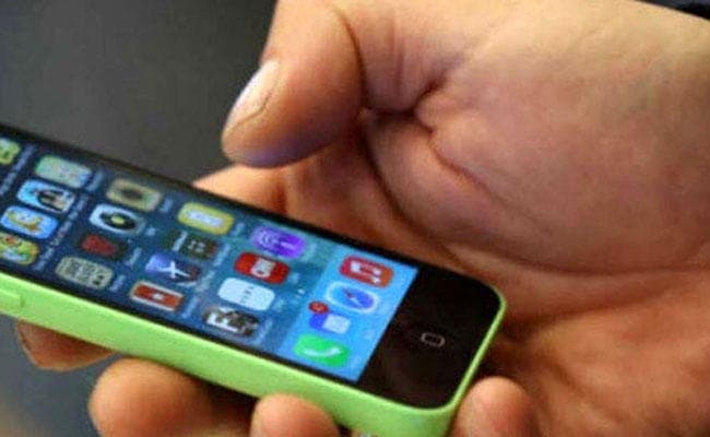 जोड़ापोखर में पति ने मोबाइल छीन ली, तो पत्नी ने फांसी लगाकर दे दी जान