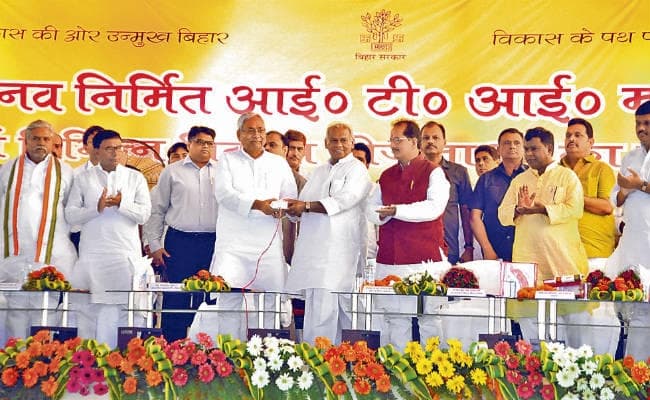 बिहार : दहेज व बाल विवाह विरोधी मुहिम में शामिल हों : नीतीश कुमार