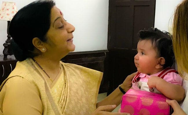 सुषमा स्वराज का पाकिस्तानियों को दिवाली गिफ्ट, लंबित मामलों में मेडिकल वीजा देगा भारत