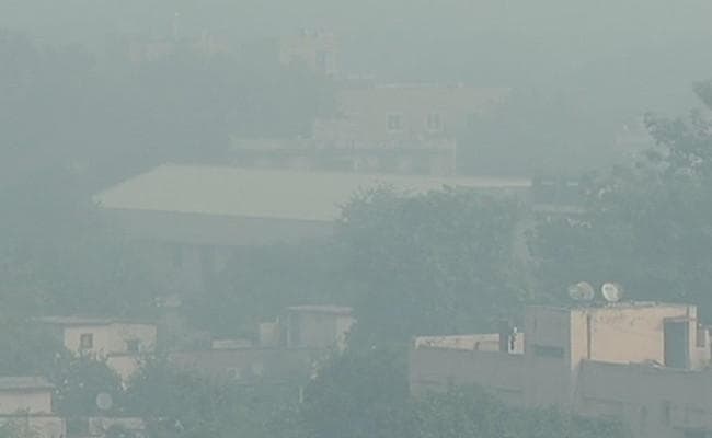 पटाखों की बिक्री पर था बैन, फिर भी खूब फूटे पटाखे, दिल्ली की हवा में घुला जहर, चेन्नई भी पीछे नहीं