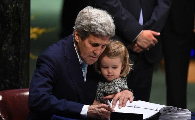 ट्रंप के ट्वीट फैला रहे हैं अराजकता की राजनीति