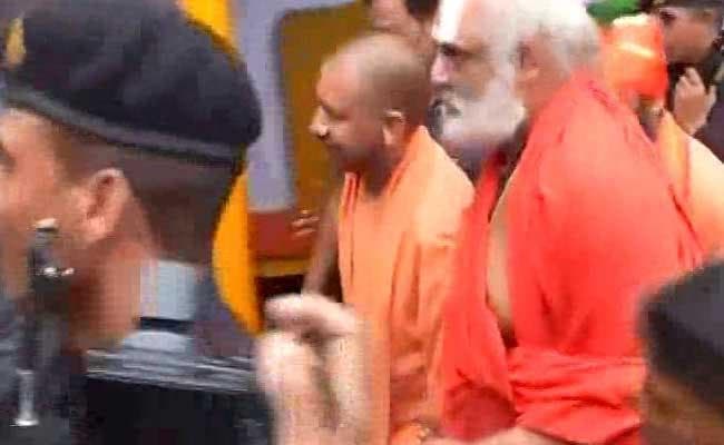 पढ़ें, सीएम योगी के अयोध्या दौरे के बाद किसने कहा- अगली दिवाली रामलला के साथ मंदिर में मनेगी