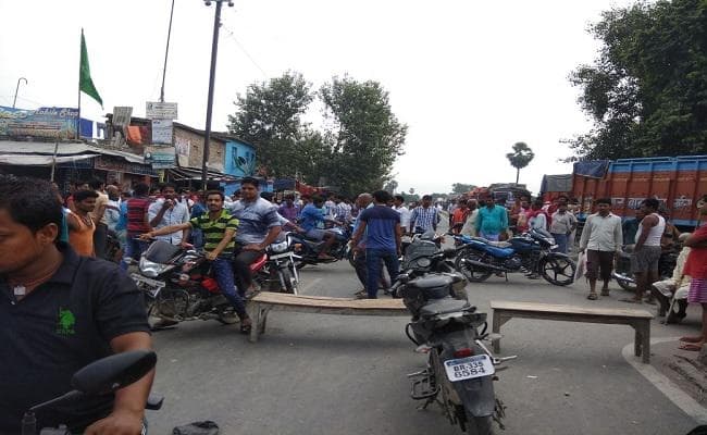 VIDEO : समस्तीपुर में प्रदर्शन के हिंसक रूप लेने से एक व्यक्ति की मौत, CM नीतीश ने दिया जांच का आदेश