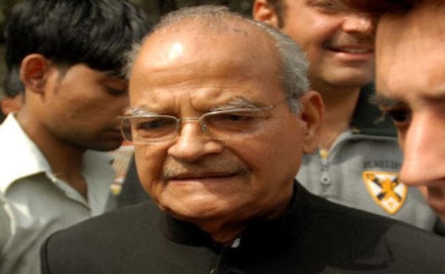 भाजपा का दामन थामते ही पूर्व केंद्रीय मंत्री सुखराम के बदले सुर, वीरभद्र पर लगाया फंसाने का आरोप