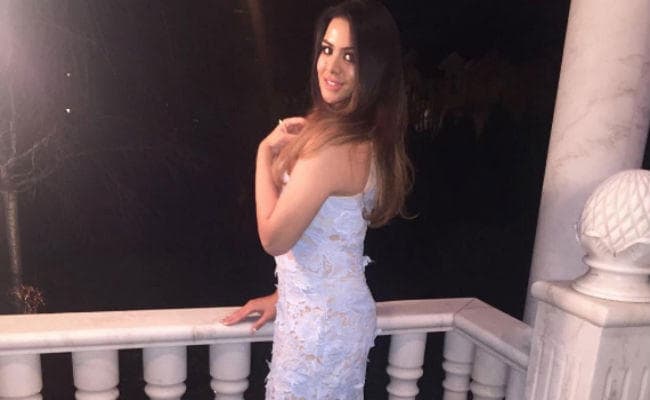 सोशल मीडिया पर छार्इं संजय दत्त की बेटी त्रिशाला