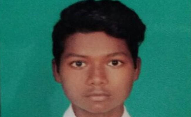 Jamshedppur :  गलती से पेट में लग गयी गोली, तो दोस्तों ने सिर व कनपट्टी में गोली मारकर हत्या कर दी