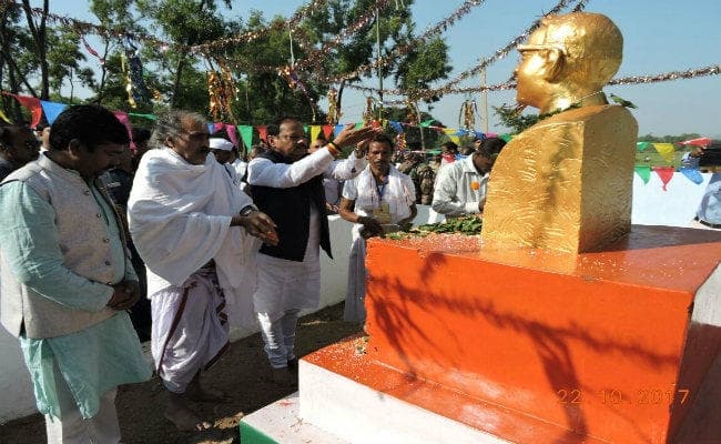 झारखंड : गुमला पहुंचे सीएम रघुवर ने कहा  - धर्म की स्वतंत्रता कानून सभी पर लागू, किसी को न हो पीड़ा