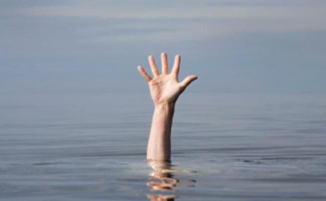 बिहार : सीतामढ़ी में छठ का घाट बनाने के क्रम में 2 बच्चों की तालाब में डूबने से मौत