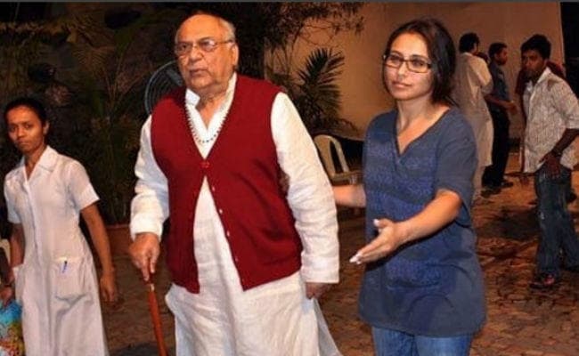 रानी मुखर्जी के पिता के अंतिम संस्‍कार में पहुंचे ये बॉलीवुड सेलीब्रिटीज