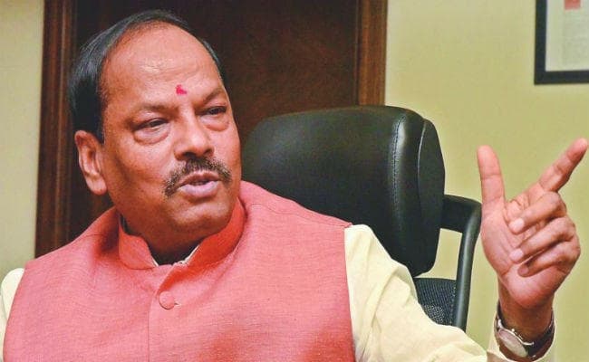 CM रघुवर ने कहा, बच्ची की मौत मलेरिया से हुई थी भूख से नहीं, विपक्ष मौत पर ना करे राजनीति