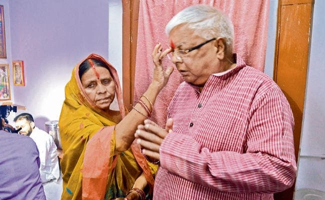 पटना :छठ में पूरी होती हैं कामनाएं, गुजरात में भाजपा का हारना तय : लालू प्रसाद