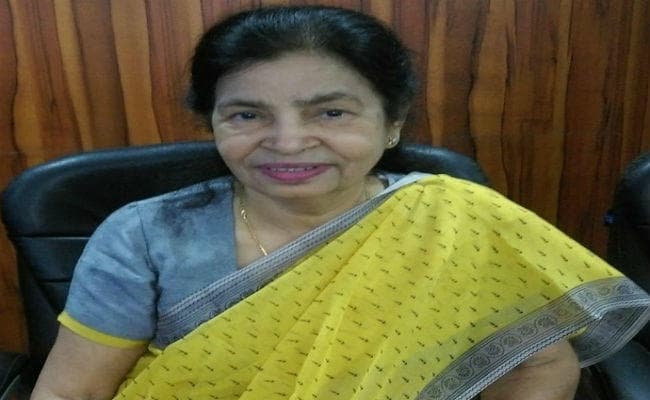 सिंदूर प्रकरण : मैत्रेयी ने पोस्ट हटाई कहा, किसी स्त्री का अपमान नहीं होना चाहिए, समर्थन में आये कई लोग