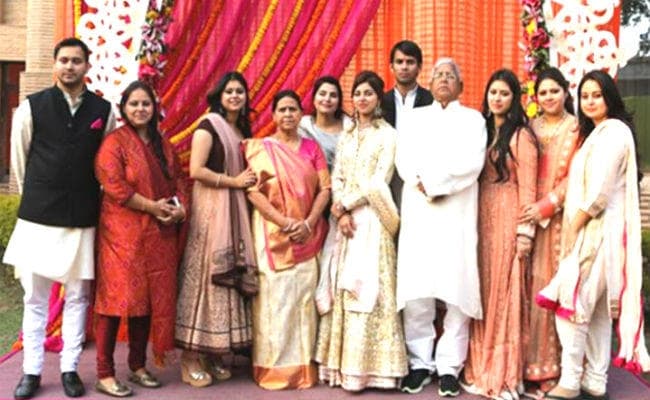 शादी की बात पर शरमाये लालू के ''युवराज'', कहा- जल्द देंगे खुशखबरी, जानें कहां-कहां लालू यादव ने बेटियों की शादी