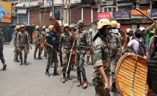 हिंसाग्रस्त दार्जिलिंग से अर्द्धसैनिक बल वापस बुलाने की सुप्रीम कोर्ट ने दी अनुमति