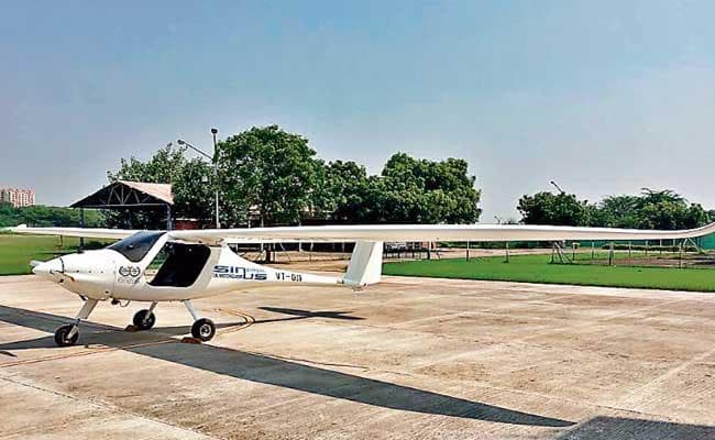 धनबाद में उड़ान भरते ही 83 सेकेंड में गिरा ग्लाइडर, पायलट समेत पटना का किशोर घायल