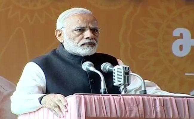 पत्रकारों से बोले मोदी - पहले आपको खोजना पड़ता था, अब दायरा बढ़ा है