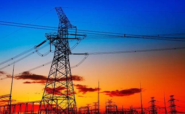 यूपी : चारा काटते समय करंट लगने से पिता पुत्री की मौत