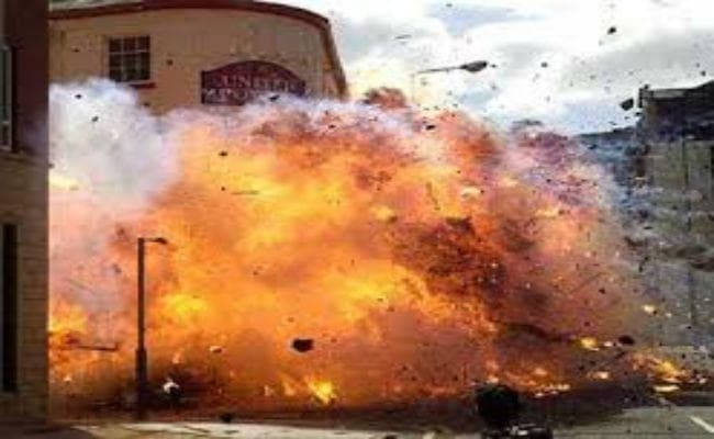 पाकिस्तान में बम धमाका  नेता अब्दुल रज्जाक औ उनके भाई की मौत