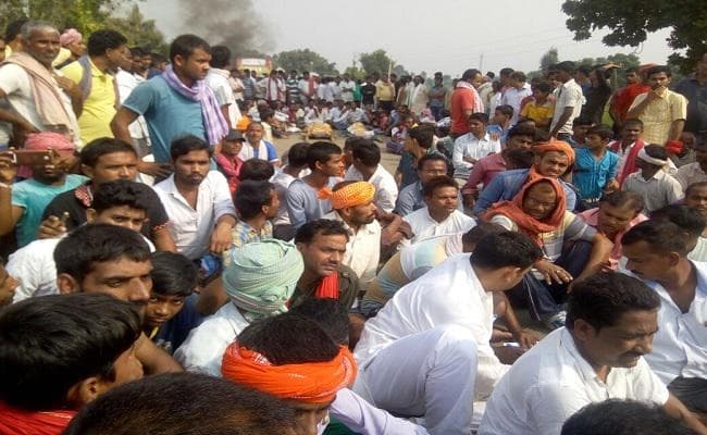 बिहार : जहरीली शराब पीकर 4 मरे, आधे दर्जन बीमार, थाने के सभी अफसर सस्पेंड