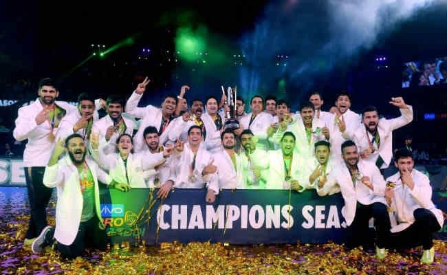 #VivoProKabaddiFinal : नरवाल के दम पर पटना लगातार तीसरी बार चैम्पियन, गुजरात को 55-38 से रौंदा