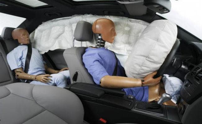 Good News : अब कार कंपनियों को सभी गाड़ियों में देने होंगे लग्जरी कार के फीचर्स