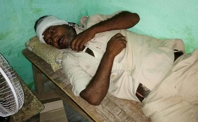 बिहार : शराब के खिलाफ छापेमारी करने गयी पुलिस पर हमला, थानाध्यक्ष समेत आधा दर्जन जख्मी