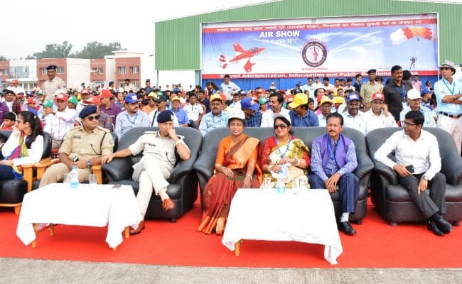 दुमका में आयोजित हुआ एयर शो, वायुसेना के जांबाजों ने दिखाये हैरतअंगेज करतब