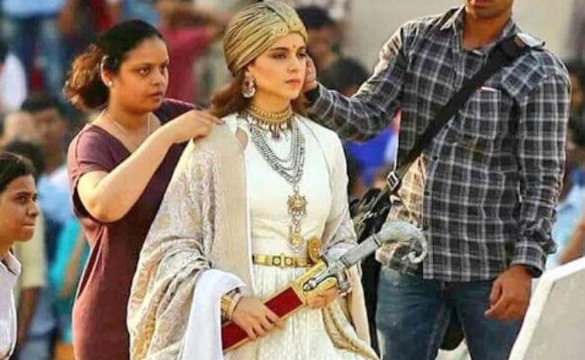 ”मणिकर्णिका” में ऐसा होगा कंगना रनौत का लुक, सेट से तसवीरें लीक