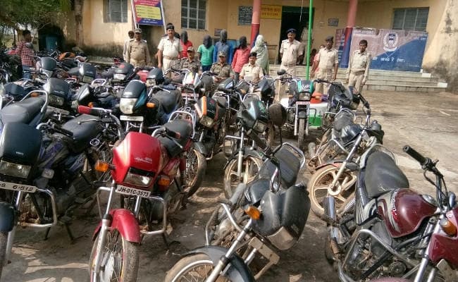 मोटरसाईकिल चोर गिरोह का पर्दाफाश, 5 गिरफ्तार, 25 बाईक बरामद