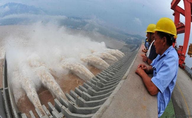 चीन ने दी सफाई कहा, ब्रह्मपुत्र नदी की धारा मोडने की कोई योजना नहीं सुनी