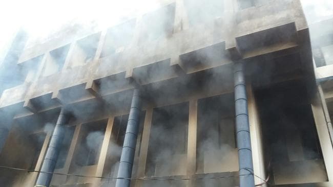 VIDEO : समाज कल्याण के घोटाले को दबाने के लिए डीआरडीए भवन में लगायी गयी आग! डीसी-एसपी बोले : होगी जांच