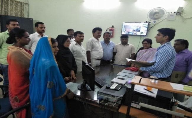 बिहार : सहरसा से इस IAS के तबादले से रो रहे हैं शहर के लोग, आखिर कौन हैं सौरभ जोरवाल, जानें