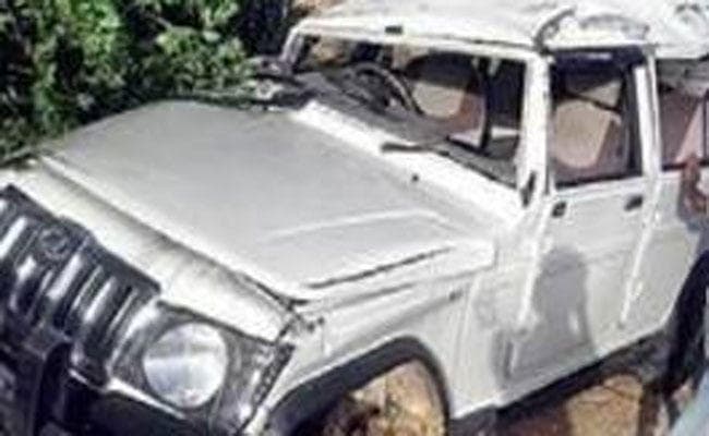 लोहरदगा से चतरा जा रही बोलेरो पलटी, चंगाई प्रार्थना सभा में भाग लेने जा रहे 5 लोग गंभीर रूप से घायल