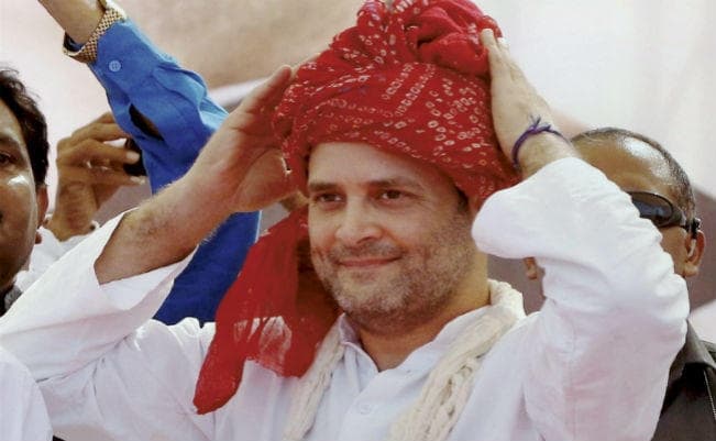 क्या राहुल गांधी गुजरात में माधव सिंह सोलंकी की तरह सोशल अंब्रेला तैयार करने में जुटे हैं?