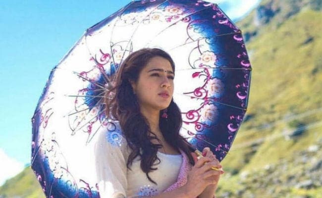 टल गई सैफ की बेटी सारा की डेब्‍यू फिल्‍म, इस सीन को फिल्‍माने में हो रही मुश्किल