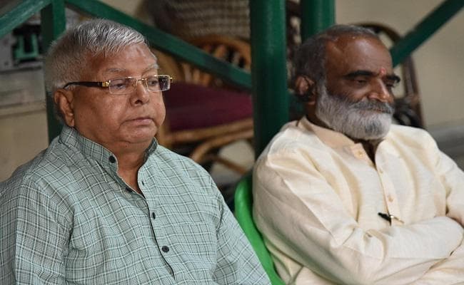 लालू ने शंकर चरण त्रिपाठी को राजद का राष्ट्रीय प्रवक्ता बनाये जाने की घोषणा की