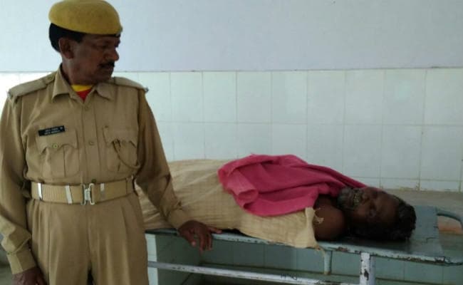 गुमला में विचाराधीन कैदी की मौत, डॉक्‍टर बोले- मरने के बाद लाया, अधीक्षक बोले- रास्‍ते में हुई मौत